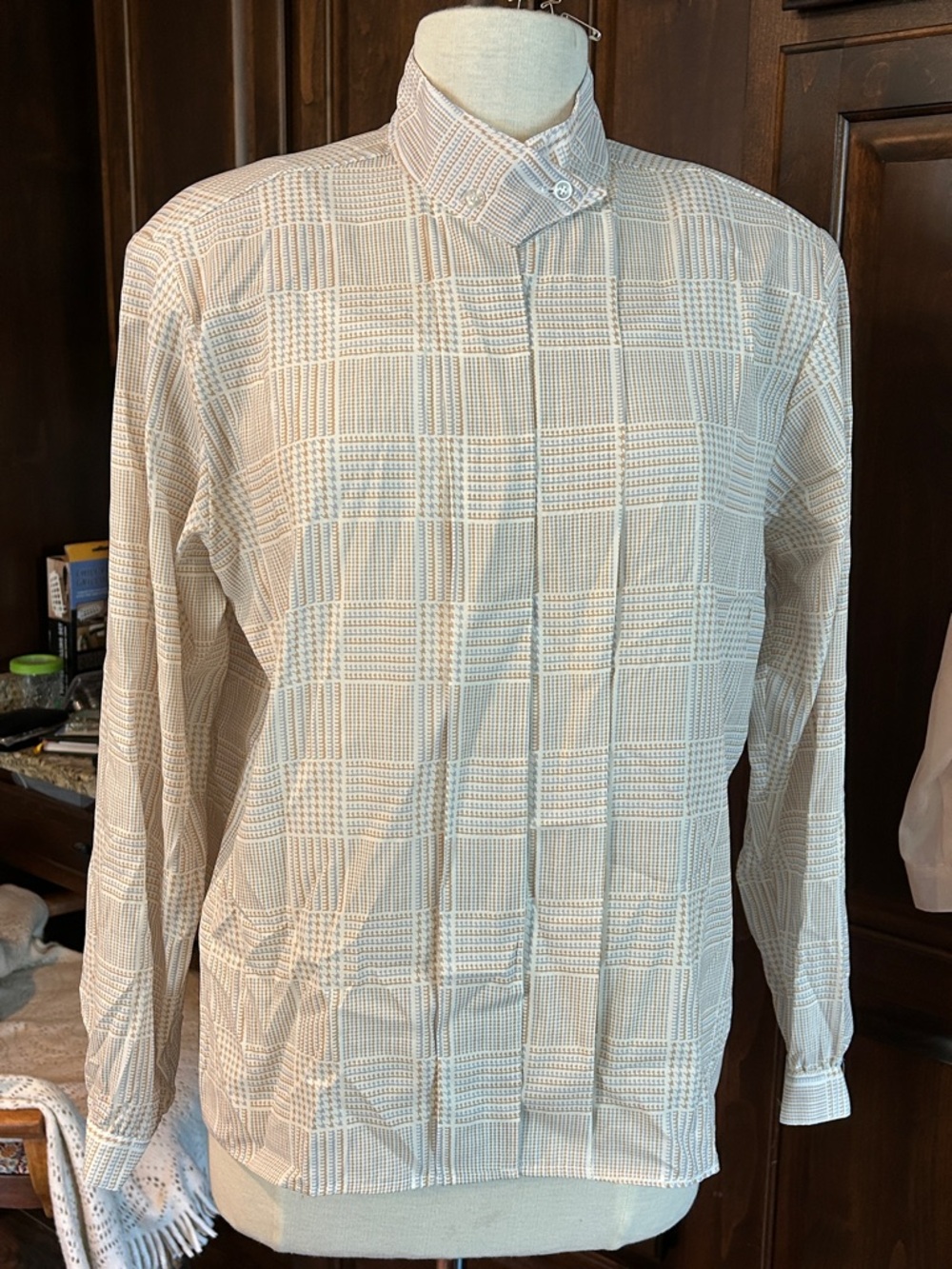 Lady Manhattan Sz 16 1980’s Ivory Tan Plaid Long-Sleeve High Collar Shirt